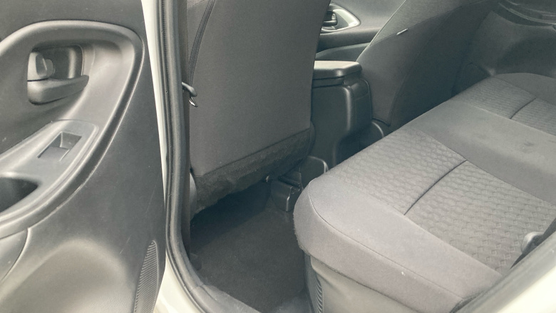 Toyota Yaris 1.5 Hybrid Design 5dr CVT Hybrid Hatchback